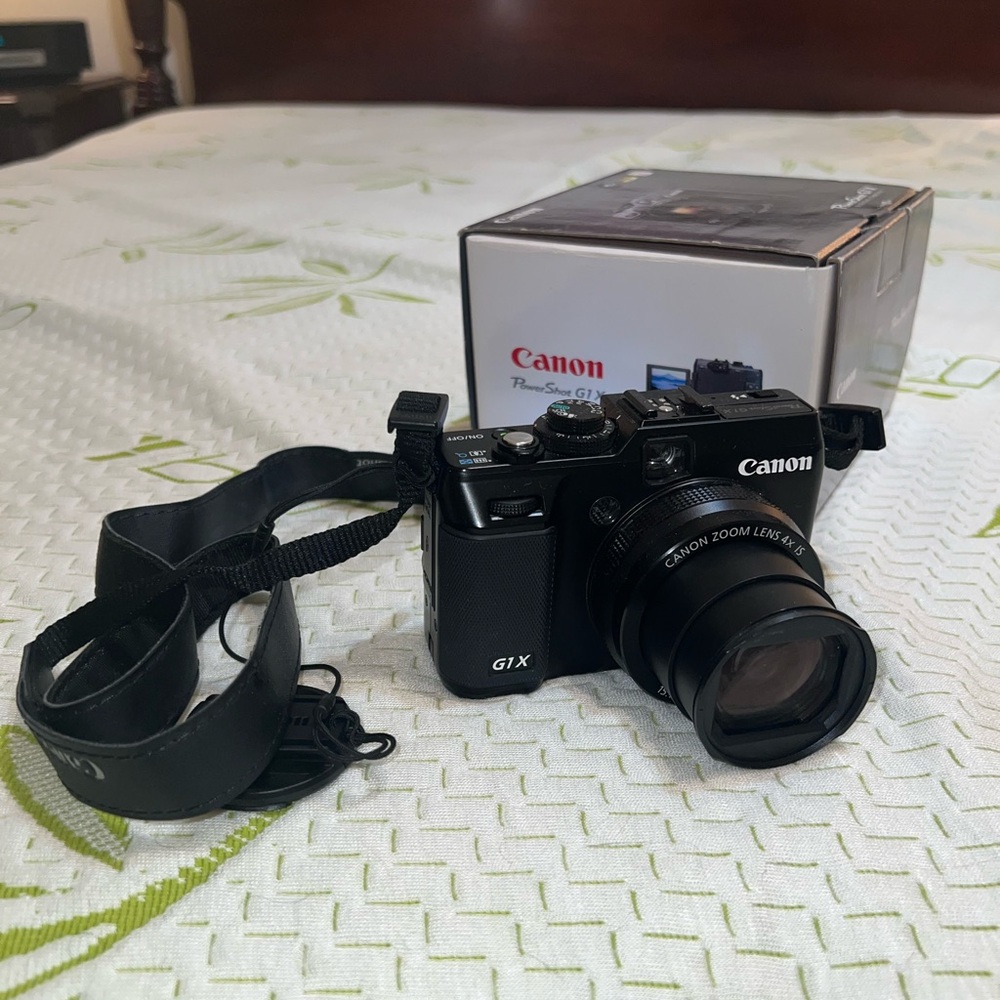 Canon G1 X Black Digital Camera with Strap